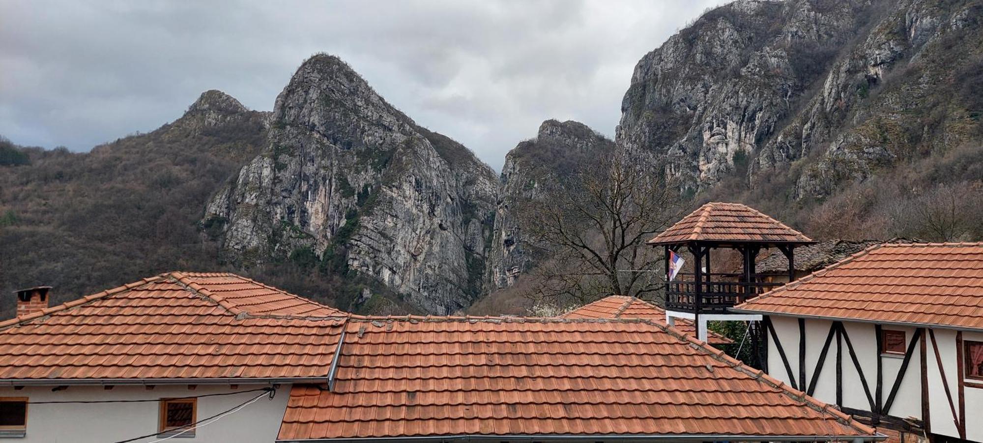 Golemi Kamik Pirot Vlasi Εξωτερικό φωτογραφία